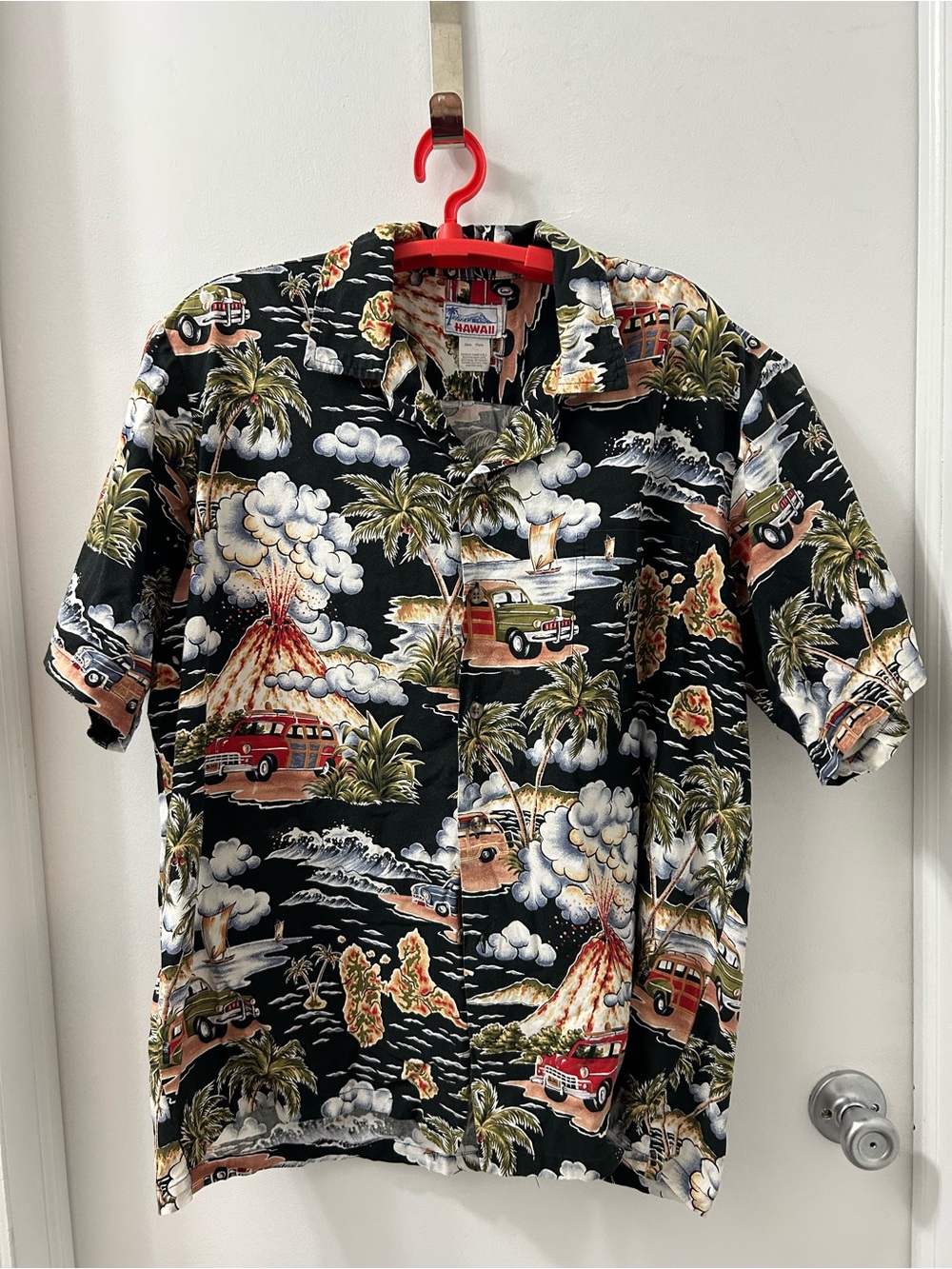 Black Hawaiian Volcano Print Short-Sleeve Button-Down Shirt